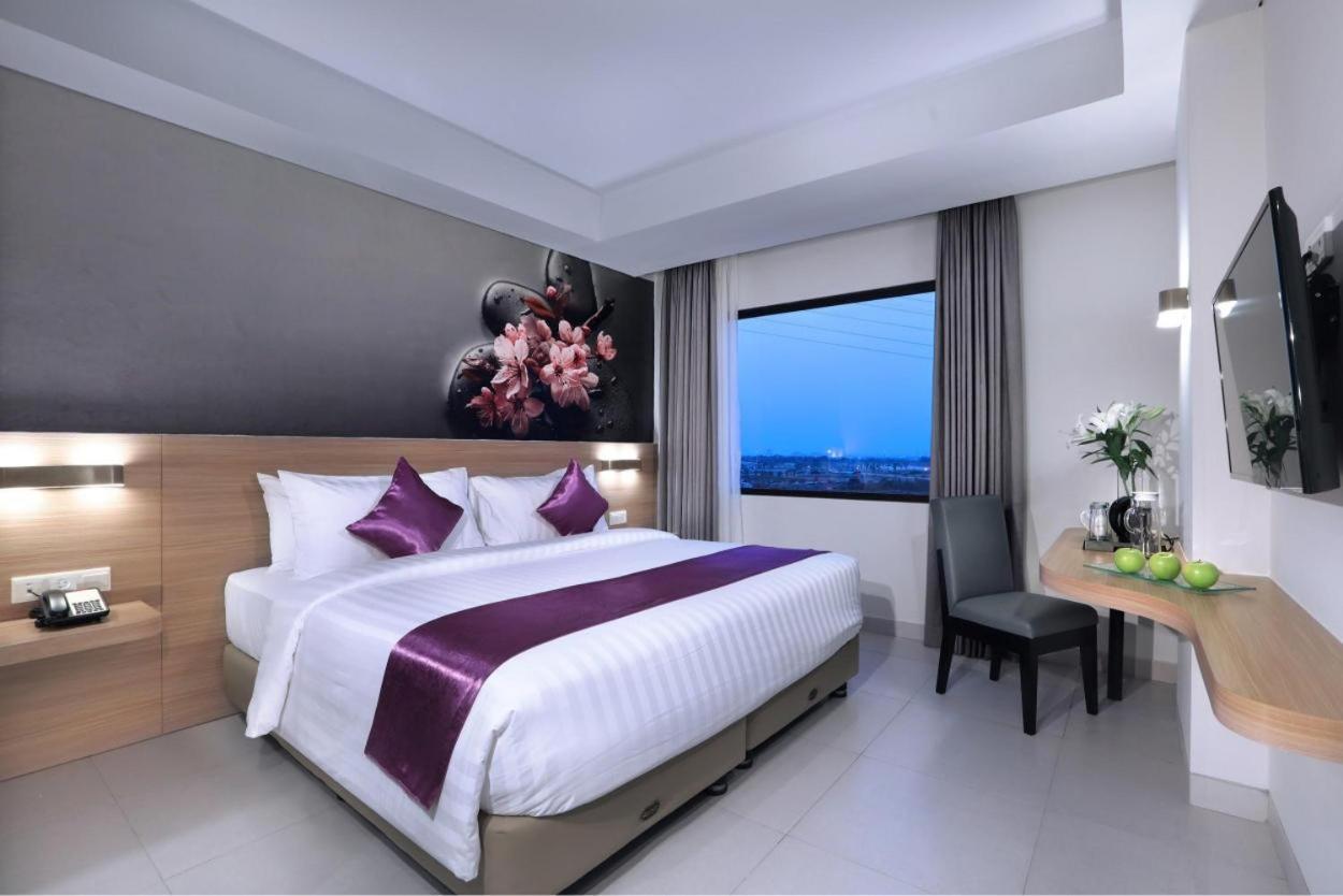 Quest Prime Cikarang By Aston Hotel Bekasi Kültér fotó